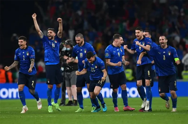 Ý chiến thắng 3-2 để đăng quang EURO, lần thứ hai trở thành vua châu Âu