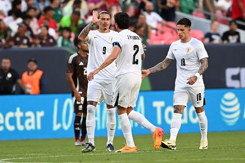 Chưa cần Suarez, Uruguay với Darwin Nunez (số 9) thắng dễ Mexico 4-0